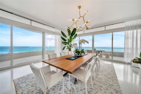 Condominio en venta en Miami Beach, Florida, 4 dormitorios, 439.43 m2 № 1998984 - foto 14