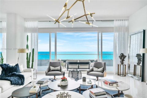 Condominio en venta en Miami Beach, Florida, 4 dormitorios, 439.43 m2 № 1998984 - foto 8