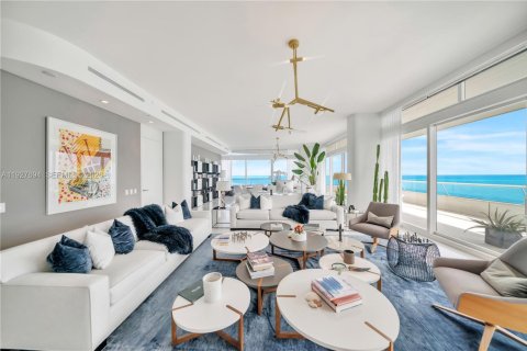 Condominio en venta en Miami Beach, Florida, 4 dormitorios, 439.43 m2 № 1998984 - foto 5
