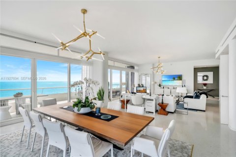 Condominio en venta en Miami Beach, Florida, 4 dormitorios, 439.43 m2 № 1998984 - foto 13