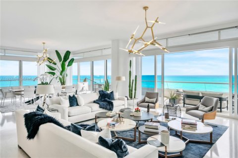 Condominio en venta en Miami Beach, Florida, 4 dormitorios, 439.43 m2 № 1998984 - foto 2