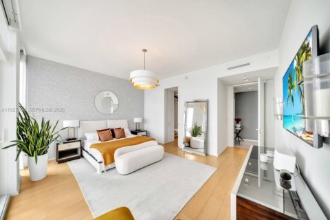 Condominio en venta en Miami Beach, Florida, 4 dormitorios, 439.43 m2 № 1998984 - foto 28