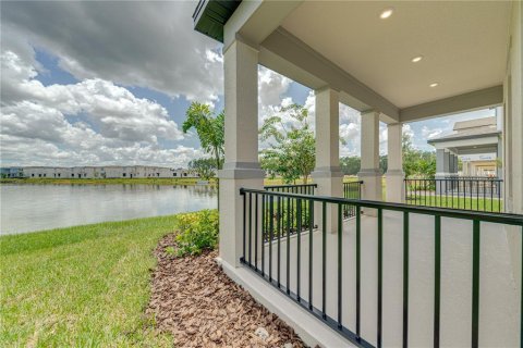 Villa ou maison à vendre à New Smyrna Beach, Floride: 3 chambres, 165.27 m2 № 2342297 - photo 4