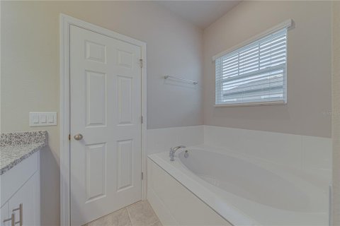 Villa ou maison à vendre à New Smyrna Beach, Floride: 3 chambres, 165.27 m2 № 2342297 - photo 25