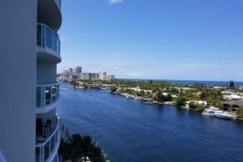 Copropriété à louer à Aventura, Floride: 3 chambres, 303.05 m2 № 1183502 - photo 1