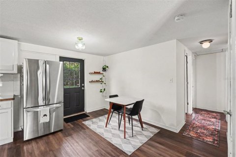 House in Lakeland, Florida 4 bedrooms, 104.79 sq.m. № 2220481 - photo 7