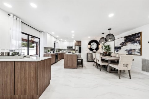 Villa ou maison à vendre à Coral Springs, Floride: 4 chambres № 1966032 - photo 3