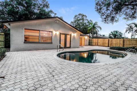 House in Clearwater, Florida 4 bedrooms, 174.1 sq.m. № 1905942 - photo 15
