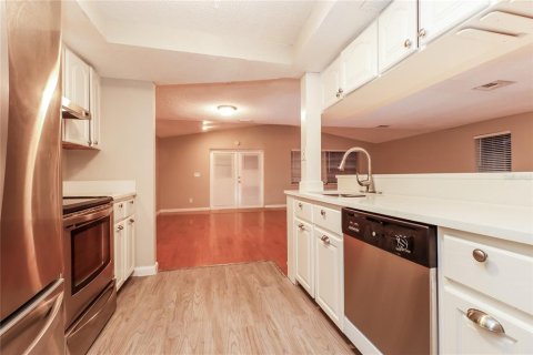 House in Clearwater, Florida 4 bedrooms, 174.1 sq.m. № 1905942 - photo 6