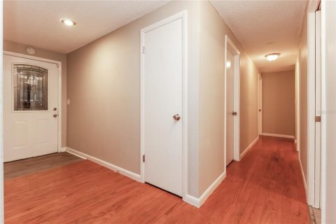 House in Clearwater, Florida 4 bedrooms, 174.1 sq.m. № 1905942 - photo 2