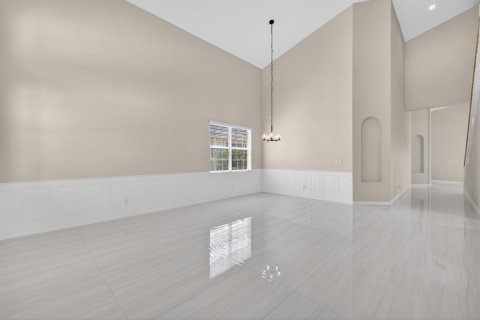 Casa en alquiler en Port St. Lucie, Florida, 4 dormitorios, 253.72 m2 № 2077537 - foto 9
