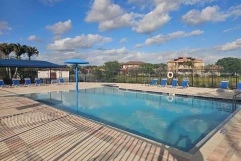 Casa en alquiler en Port St. Lucie, Florida, 4 dormitorios, 253.72 m2 № 2077537 - foto 4