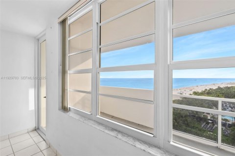 Copropriété à vendre à Miami Beach, Floride: 1 chambre, 78.5 m2 № 1989878 - photo 12