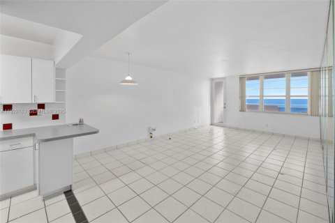 Copropriété à vendre à Miami Beach, Floride: 1 chambre, 78.5 m2 № 1989878 - photo 15