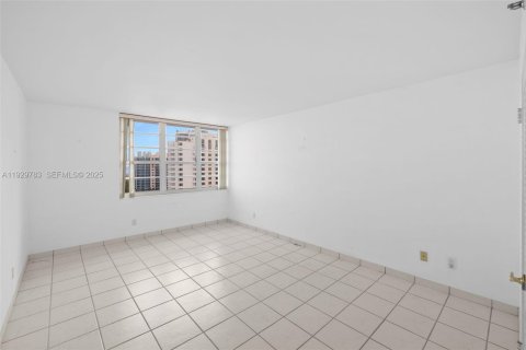 Copropriété à vendre à Miami Beach, Floride: 1 chambre, 78.5 m2 № 1989878 - photo 17
