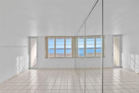 Copropriété à vendre à Miami Beach, Floride: 1 chambre, 78.5 m2 № 1989878 - photo 14