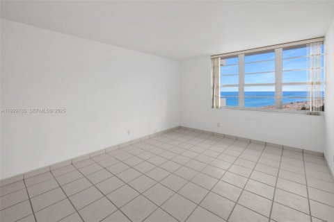 Copropriété à vendre à Miami Beach, Floride: 1 chambre, 78.5 m2 № 1989878 - photo 18
