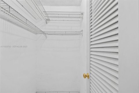 Copropriété à vendre à Miami Beach, Floride: 1 chambre, 78.5 m2 № 1989878 - photo 23