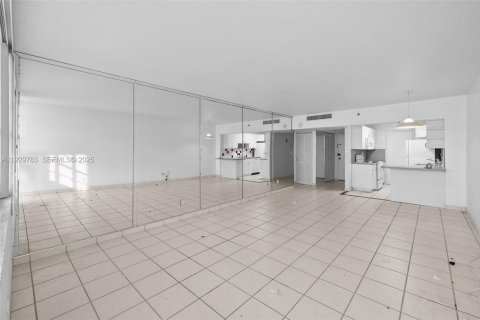 Copropriété à vendre à Miami Beach, Floride: 1 chambre, 78.5 m2 № 1989878 - photo 11
