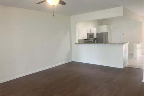 Touwnhouse à vendre à Tampa, Floride: 3 chambres, 150.97 m2 № 1909431 - photo 5
