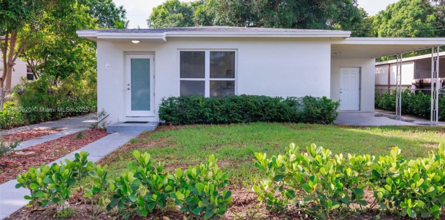 Casa en North Miami Beach, Florida 3 dormitorios, 127.09 m2 № 1977553