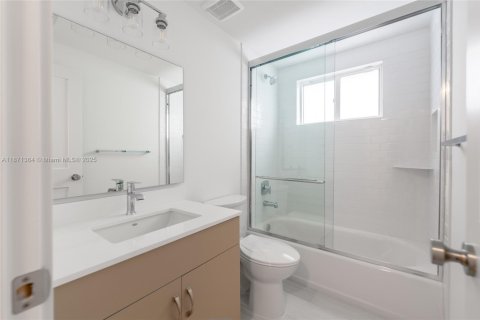 Apartment in Coral Gables, Florida 3 bedrooms, 148.64 sq.m. № 1926259 - photo 15