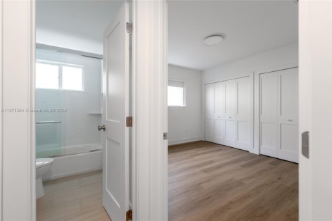 Apartment in Coral Gables, Florida 3 bedrooms, 148.64 sq.m. № 1926259 - photo 16