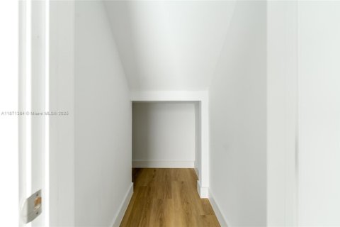 Apartment in Coral Gables, Florida 3 bedrooms, 148.64 sq.m. № 1926259 - photo 26