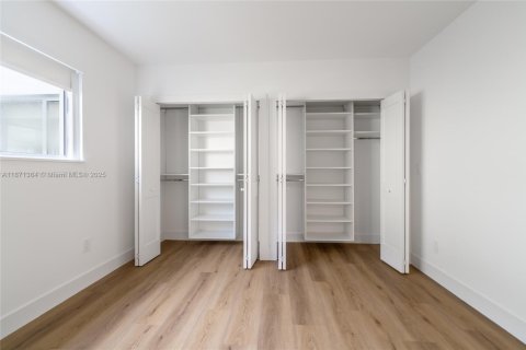 Apartment in Coral Gables, Florida 3 bedrooms, 148.64 sq.m. № 1926259 - photo 17