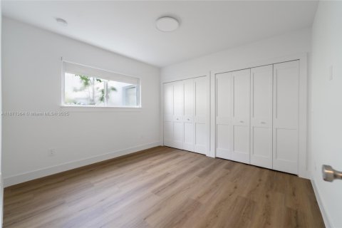 Apartment in Coral Gables, Florida 3 bedrooms, 148.64 sq.m. № 1926259 - photo 18