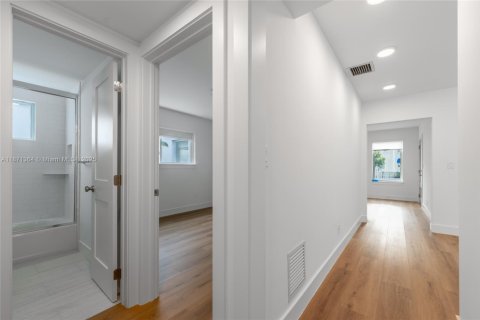 Apartment in Coral Gables, Florida 3 bedrooms, 148.64 sq.m. № 1926259 - photo 14