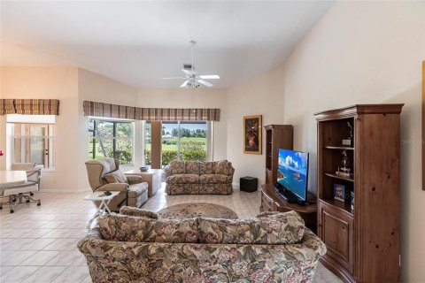 House in Fort Myers, Florida 4 bedrooms, 249.72 sq.m. № 1733074 - photo 8
