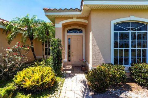 House in Fort Myers, Florida 4 bedrooms, 249.72 sq.m. № 1733074 - photo 4