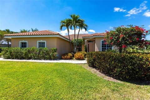 House in Fort Myers, Florida 4 bedrooms, 249.72 sq.m. № 1733074 - photo 2