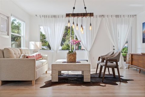 Villa ou maison à vendre à Saint Petersburg, Floride: 4 chambres, 159.7 m2 № 1789744 - photo 3