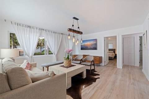 Villa ou maison à vendre à Saint Petersburg, Floride: 4 chambres, 159.7 m2 № 1789744 - photo 8