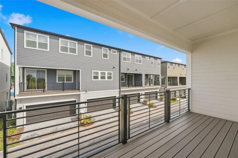 Touwnhouse à vendre à Orlando, Floride: 3 chambres, 185.99 m2 № 2266729 - photo 11