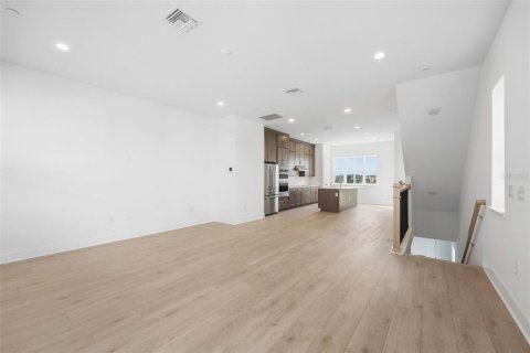Touwnhouse à vendre à Orlando, Floride: 3 chambres, 185.99 m2 № 2266729 - photo 14