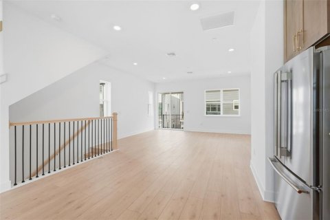 Touwnhouse à vendre à Orlando, Floride: 3 chambres, 185.99 m2 № 2266729 - photo 16