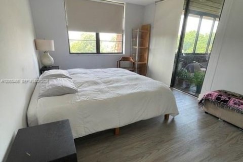 Condo in Miami, Florida, 2 bedrooms № 2263997 - photo 7