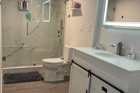 Condo in Miami, Florida, 2 bedrooms № 2263997 - photo 3