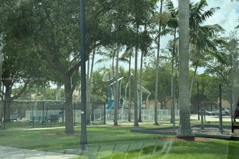 Casa en alquiler en Homestead, Florida, 3 dormitorios, 120.96 m2 № 1792391 - foto 3