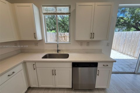 Casa en alquiler en Homestead, Florida, 3 dormitorios, 120.96 m2 № 1792391 - foto 23