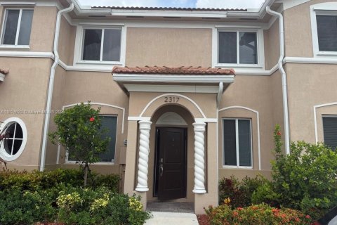 Casa en alquiler en Homestead, Florida, 3 dormitorios, 120.96 m2 № 1792391 - foto 1