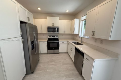 Casa en alquiler en Homestead, Florida, 3 dormitorios, 120.96 m2 № 1792391 - foto 24