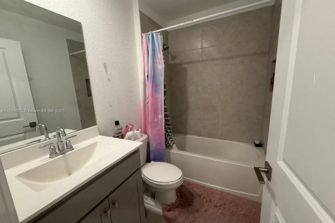 Casa en alquiler en Homestead, Florida, 3 dormitorios, 120.96 m2 № 1792391 - foto 16