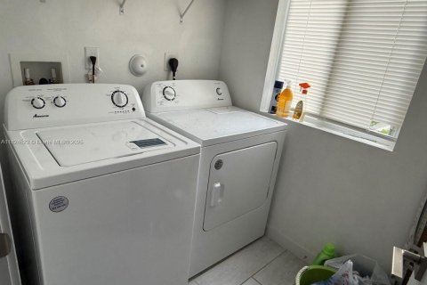 Casa en alquiler en Homestead, Florida, 3 dormitorios, 120.96 m2 № 1792391 - foto 10