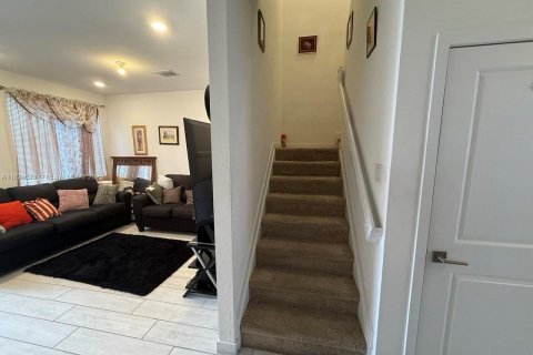 Casa en alquiler en Homestead, Florida, 3 dormitorios, 120.96 m2 № 1792391 - foto 7