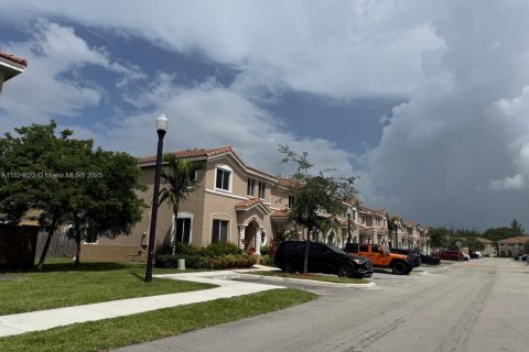 Casa en alquiler en Homestead, Florida, 3 dormitorios, 120.96 m2 № 1792391 - foto 2