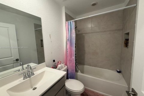 Casa en alquiler en Homestead, Florida, 3 dormitorios, 120.96 m2 № 1792391 - foto 13